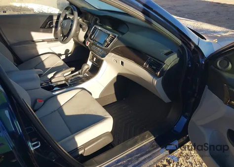 2017 Honda Accord Ex z USA, uszkodzony, nr VIN 1HGCR2F09HA075602